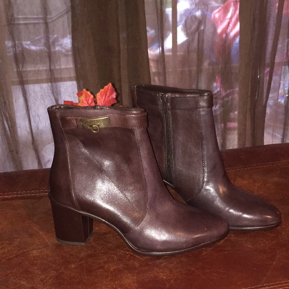 Antonio Melani dark brown leather ankle boots